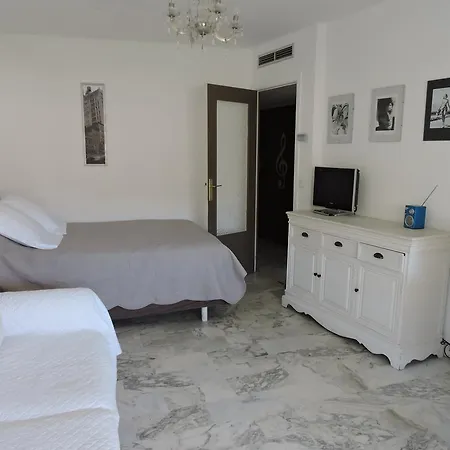 Tambourins 411 Apartment